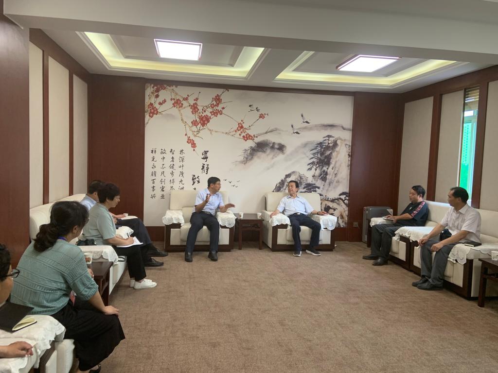 王晓峰副校长带领社科专家赴三门峡职业技术线上盘球、渑池县政府进行调研交流